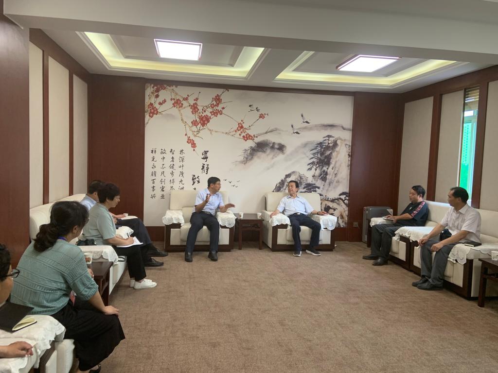 王晓峰副校长带领社科专家赴三门峡职业技术线上盘球、渑池县政府进行调研交流